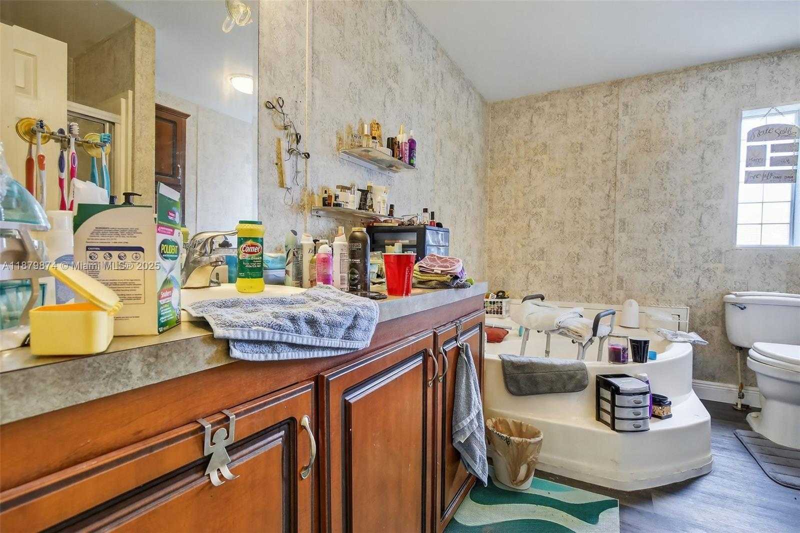Small Image of 21651 NORTH WEST 3RD ST, Pembroke Pines Number 19