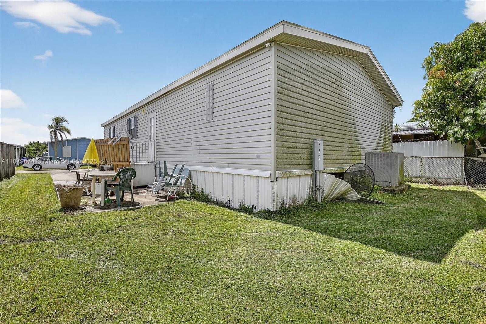 Small Image of 21651 NORTH WEST 3RD ST, Pembroke Pines Number 22