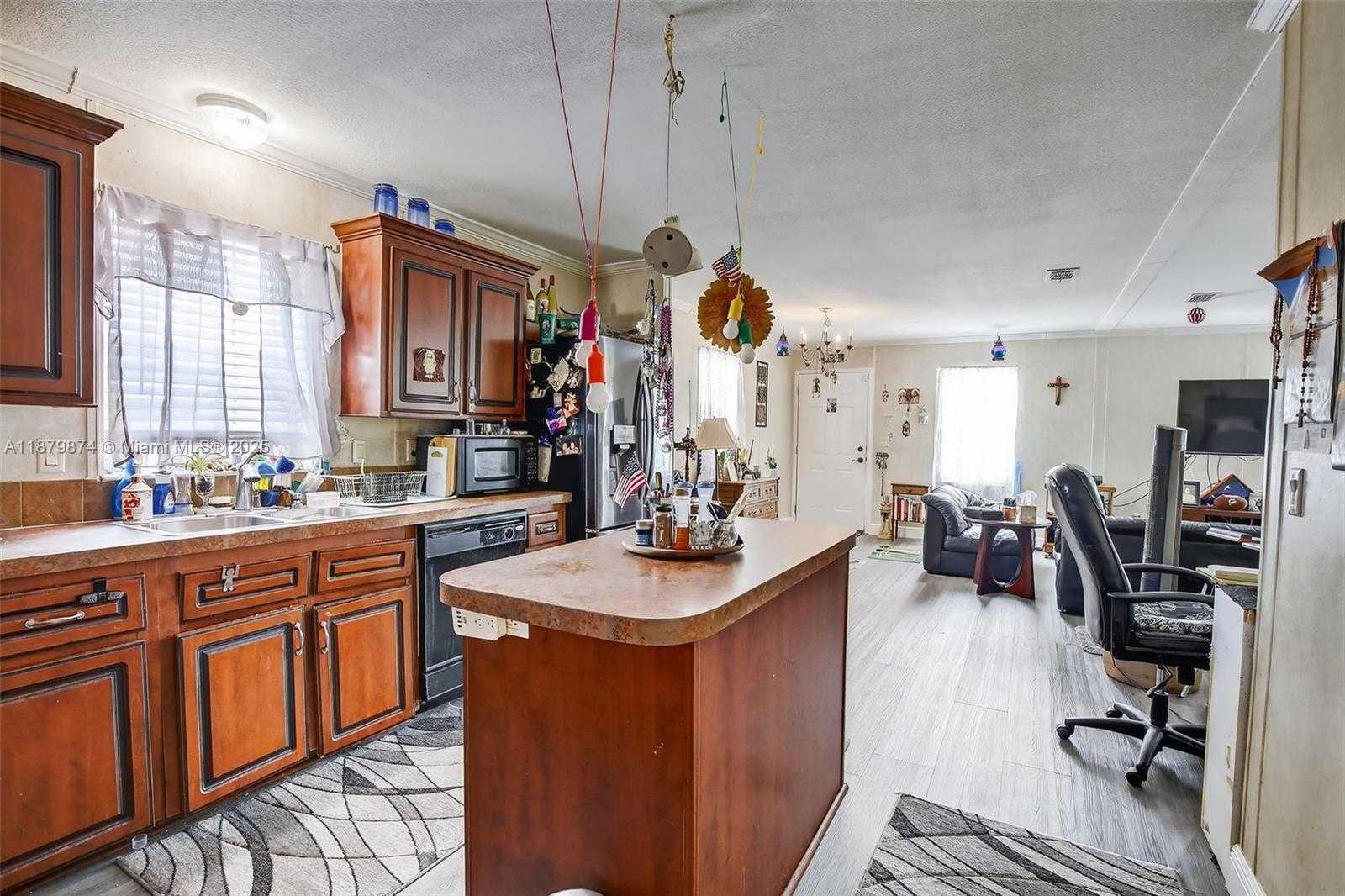 Small Image of 21651 NORTH WEST 3RD ST, Pembroke Pines Number 8