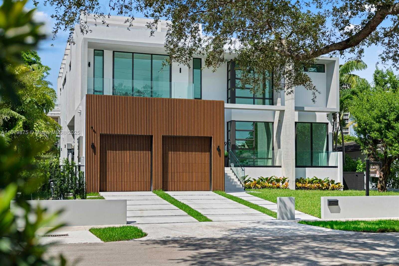 Small Image of 1379 NORTH EAST 104TH ST, Miami Shores Number 3