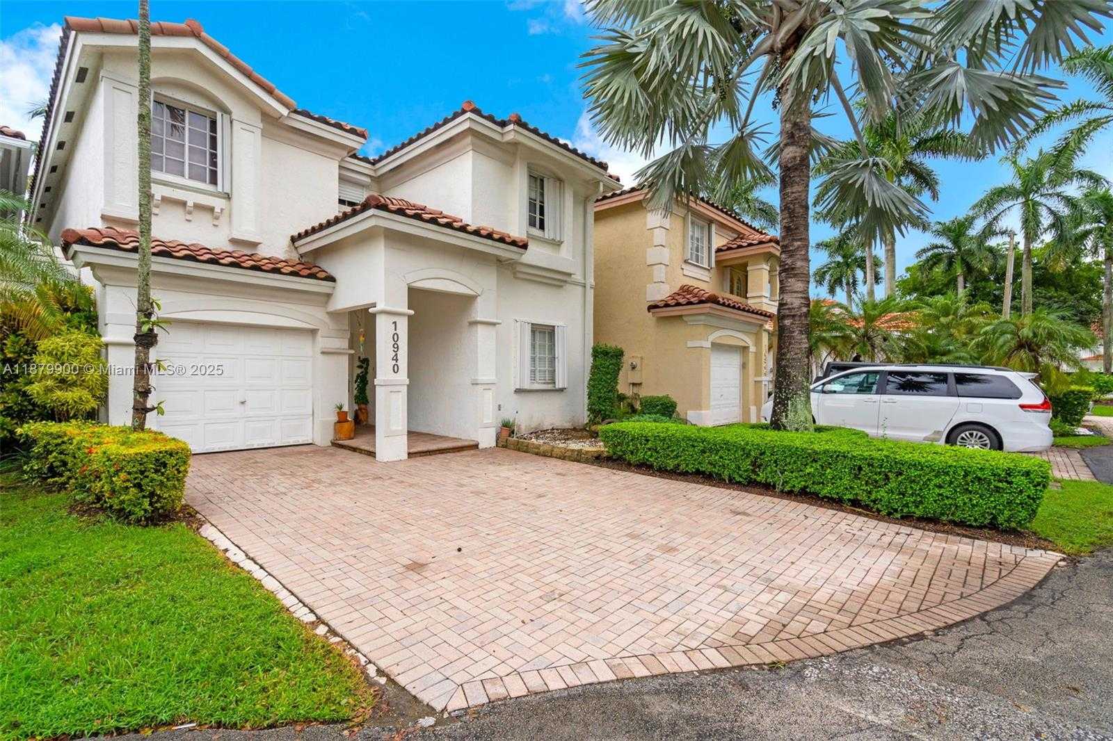 Small Image of 10940 NORTH WEST 67TH ST, Doral Number 2