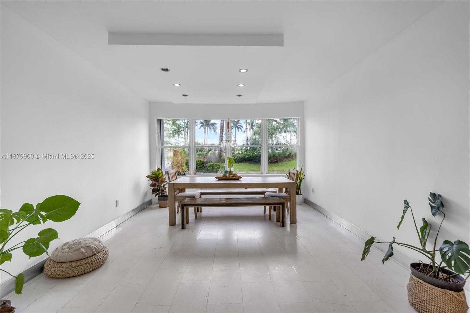 Small Image of 10940 NORTH WEST 67TH ST, Doral Number 5