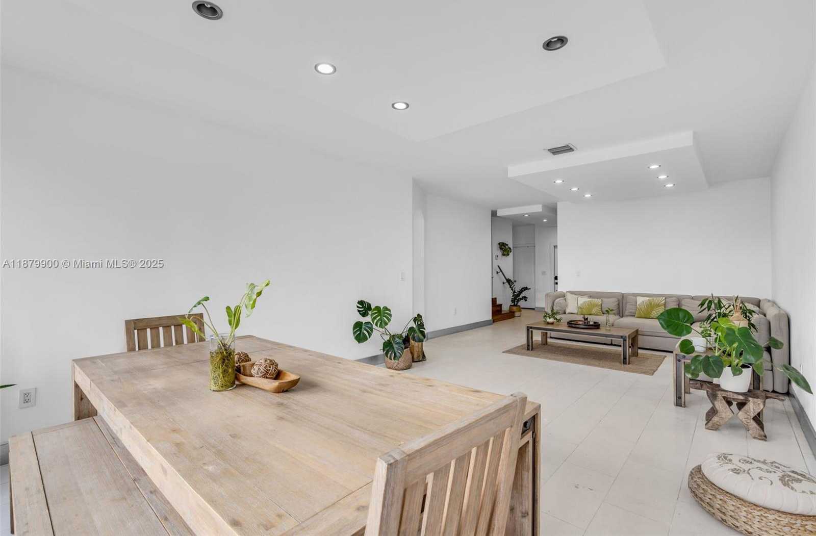 Small Image of 10940 NORTH WEST 67TH ST, Doral Number 6