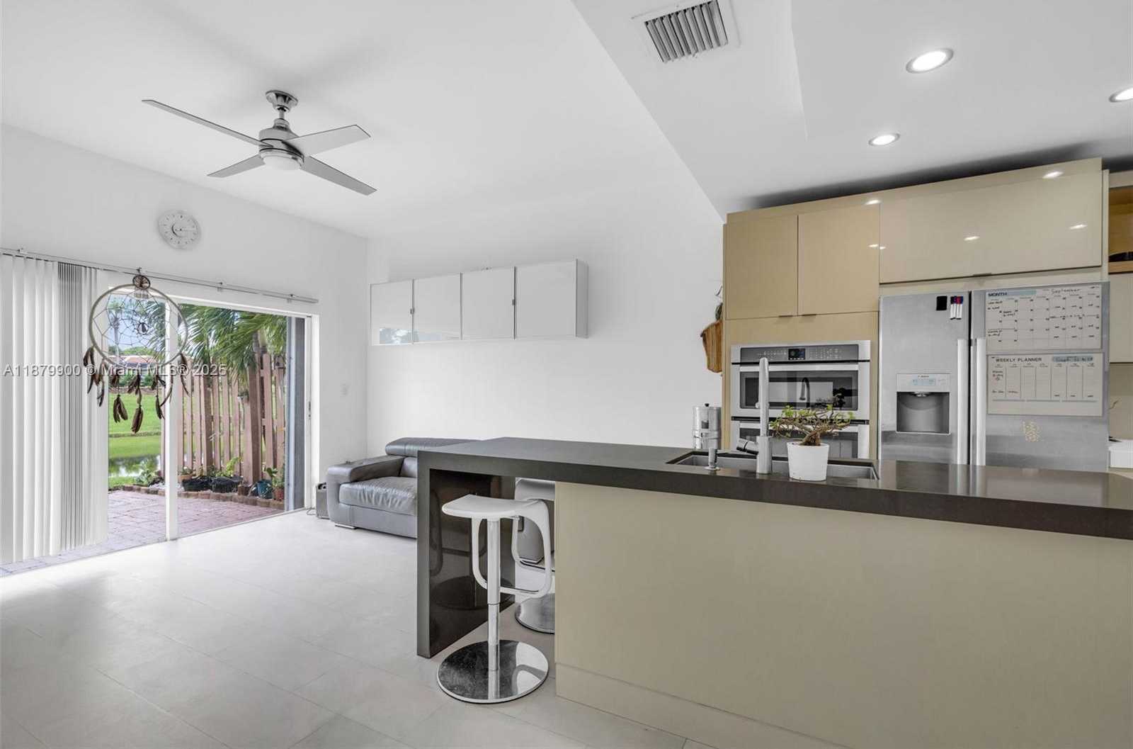 Small Image of 10940 NORTH WEST 67TH ST, Doral Number 7