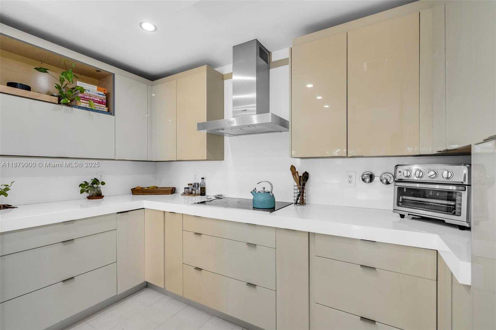 Small Image of 10940 NORTH WEST 67TH ST, Doral Number 8