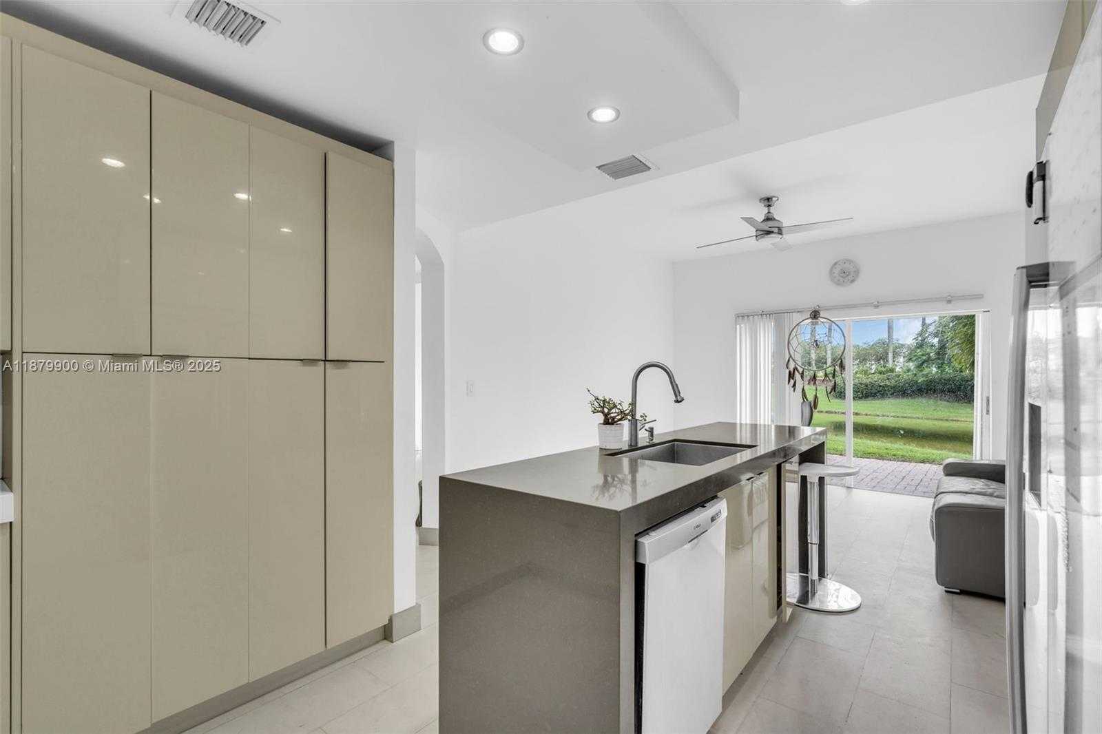 Small Image of 10940 NORTH WEST 67TH ST, Doral Number 9