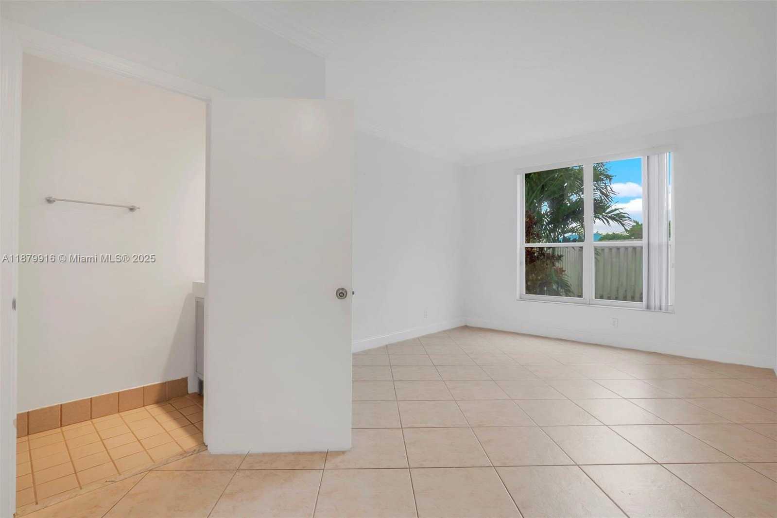 Small Image of 2608 SOUTH WEST 177TH AVE, Miramar Number 4