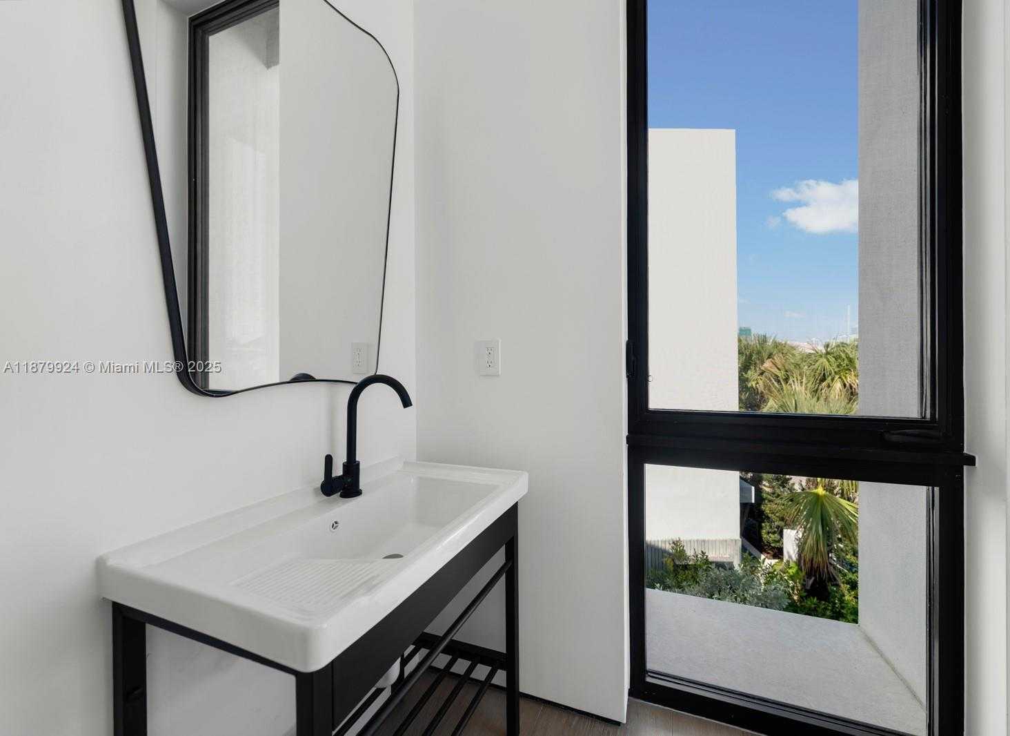 Small Image of 291 PALM AVE, Miami Beach Number 32