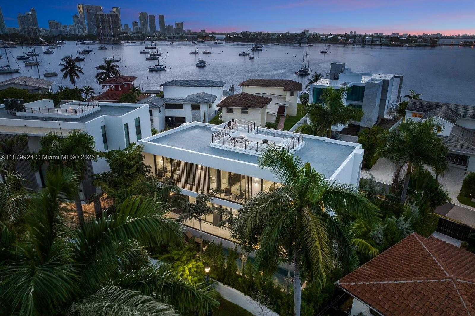 Small Image of 291 PALM AVE, Miami Beach Number 56