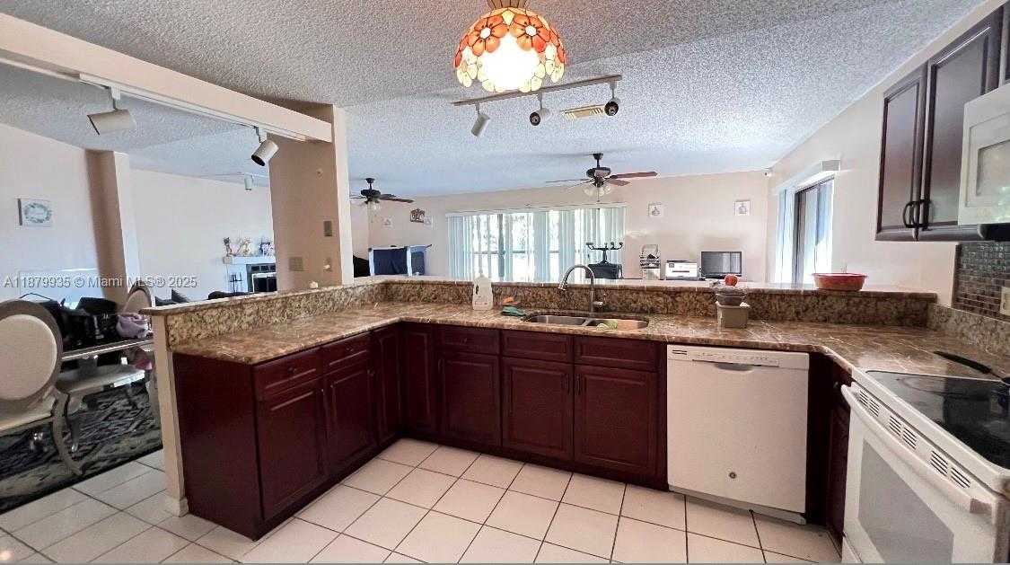 Small Image of 1925 SOUTH EAST FLORESTA DR, Port St. Lucie Number 11