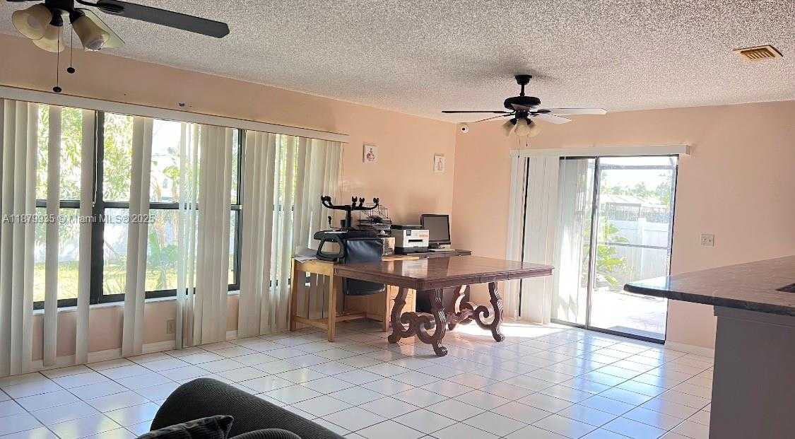 Small Image of 1925 SOUTH EAST FLORESTA DR, Port St. Lucie Number 15