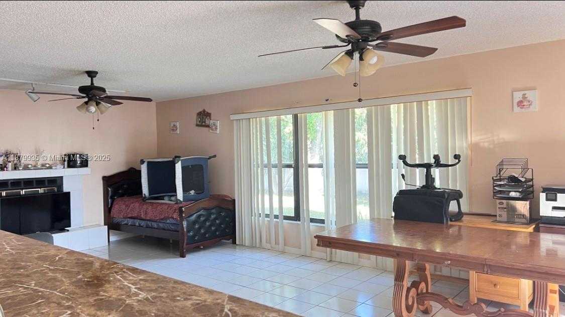 Small Image of 1925 SOUTH EAST FLORESTA DR, Port St. Lucie Number 16
