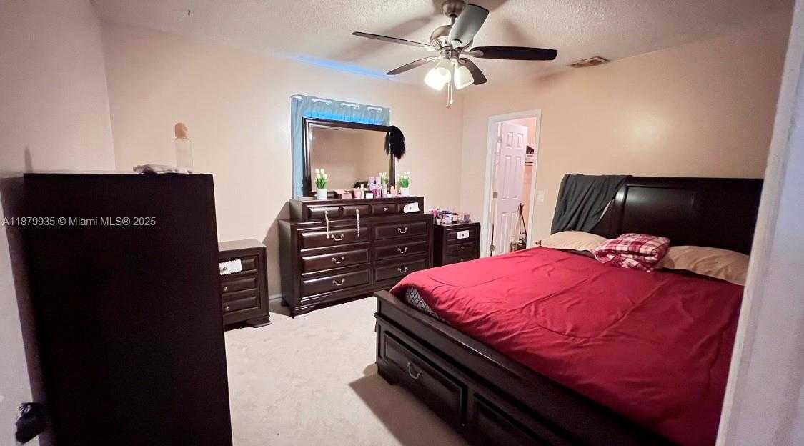 Small Image of 1925 SOUTH EAST FLORESTA DR, Port St. Lucie Number 29