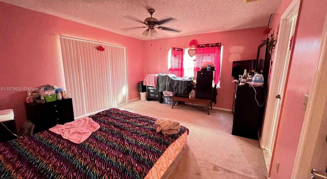 Small Image of 1925 SOUTH EAST FLORESTA DR, Port St. Lucie Number 32