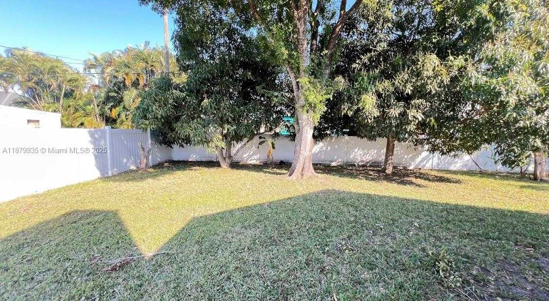 Small Image of 1925 SOUTH EAST FLORESTA DR, Port St. Lucie Number 42