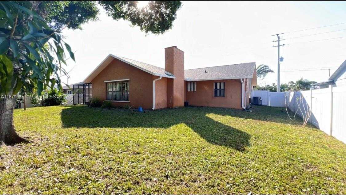 Small Image of 1925 SOUTH EAST FLORESTA DR, Port St. Lucie Number 43