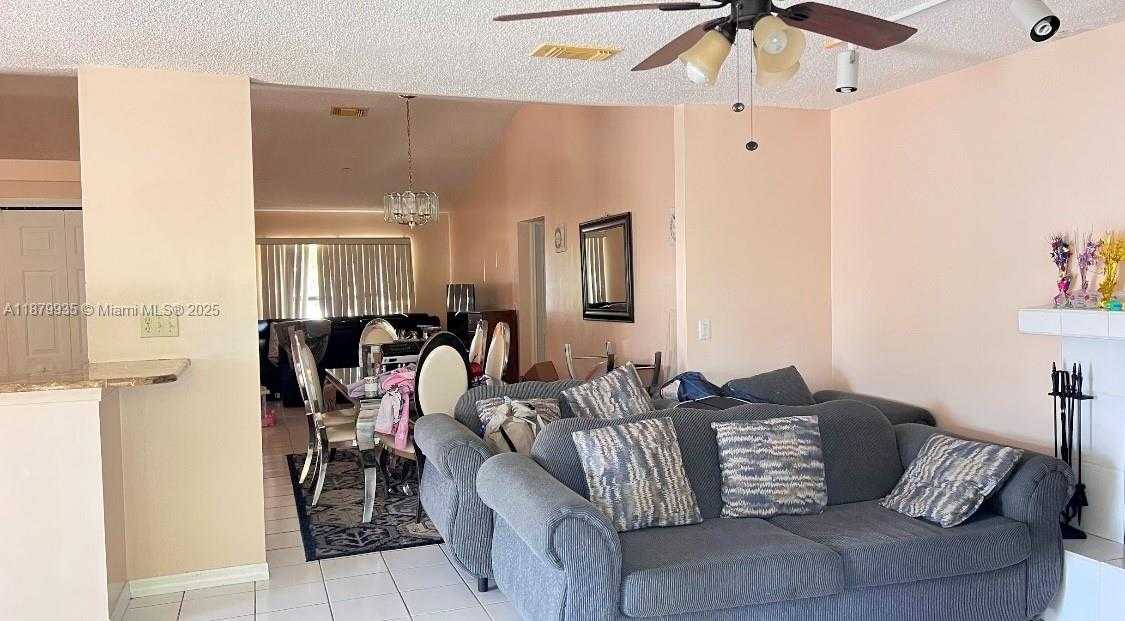 Small Image of 1925 SOUTH EAST FLORESTA DR, Port St. Lucie Number 6