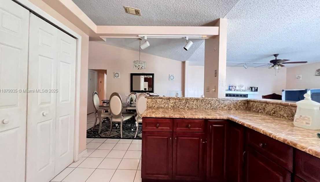 Small Image of 1925 SOUTH EAST FLORESTA DR, Port St. Lucie Number 8