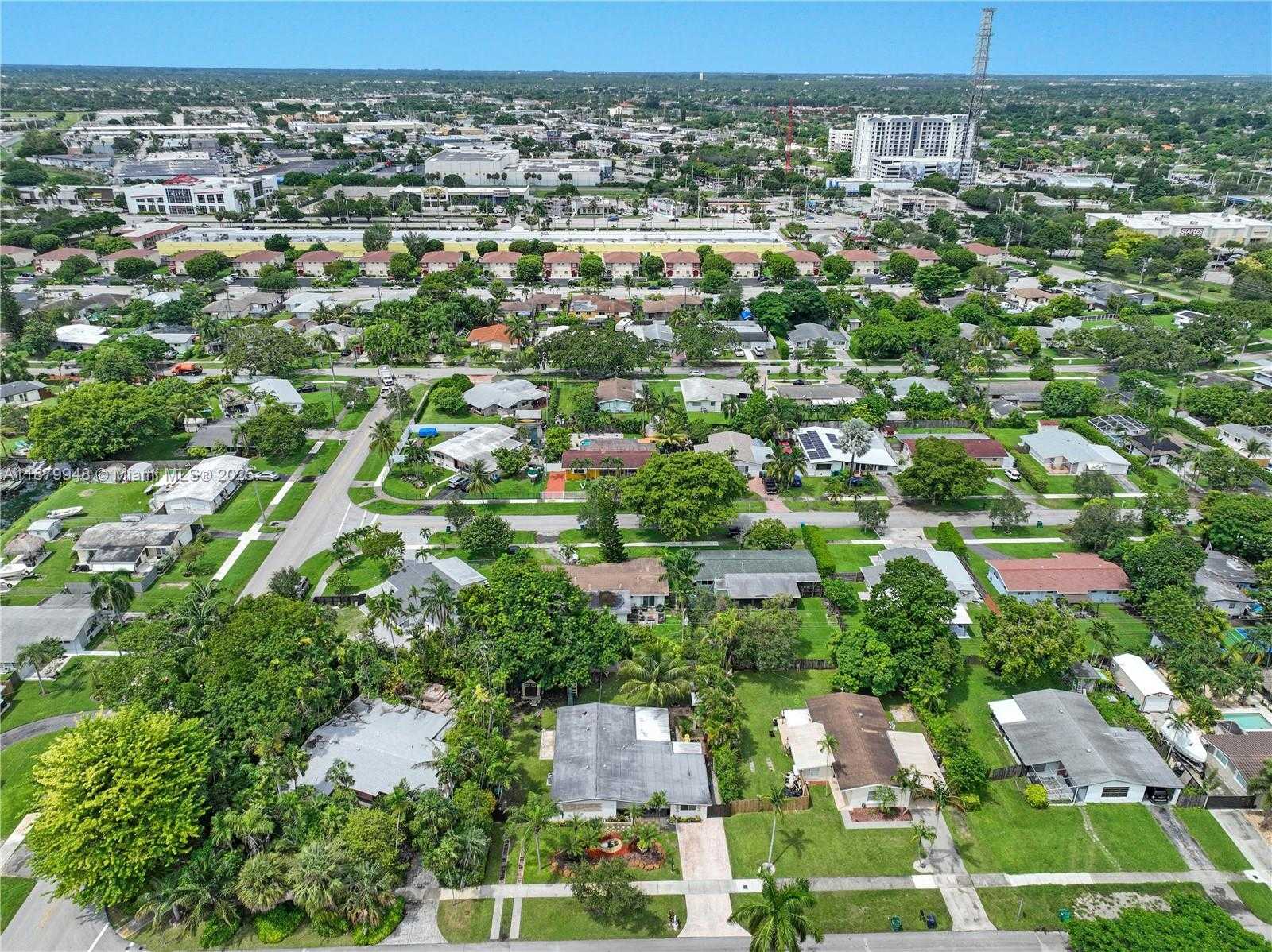 Small Image of 18700 BELMONT DR, Cutler Bay Number 28