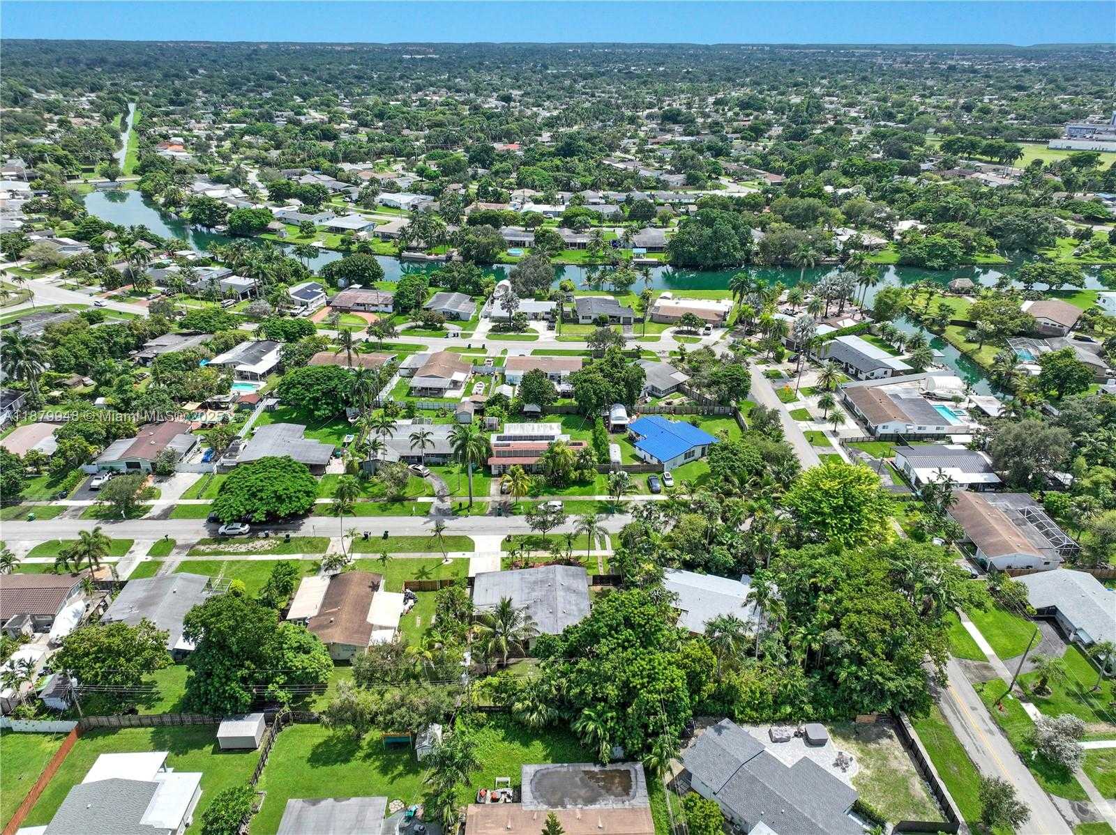 Small Image of 18700 BELMONT DR, Cutler Bay Number 30