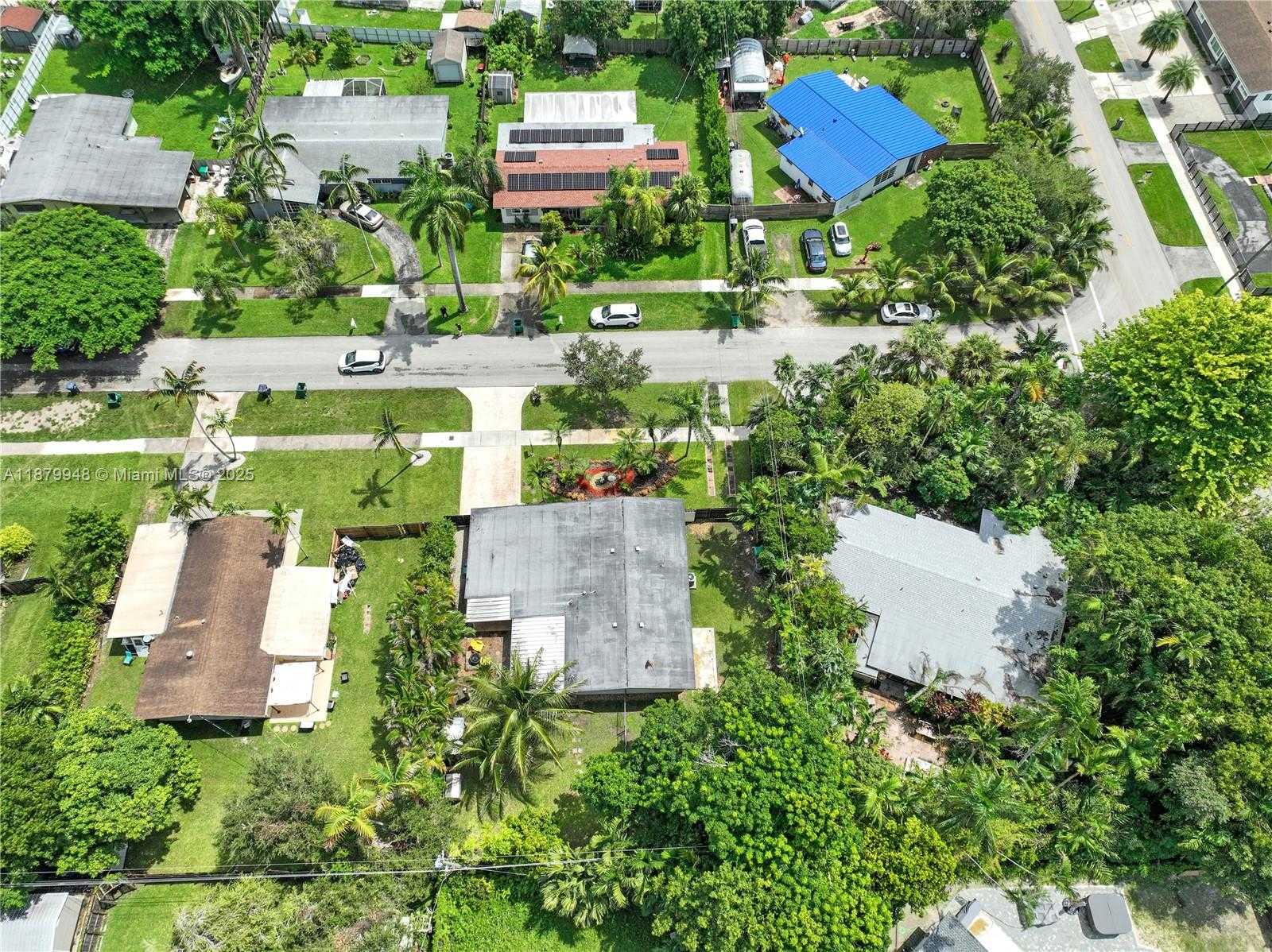 Small Image of 18700 BELMONT DR, Cutler Bay Number 32