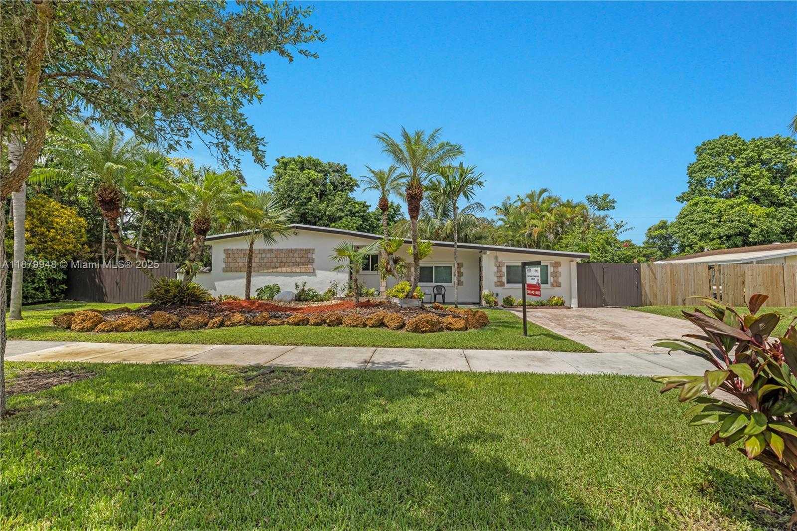 Small Image of 18700 BELMONT DR, Cutler Bay Number 33