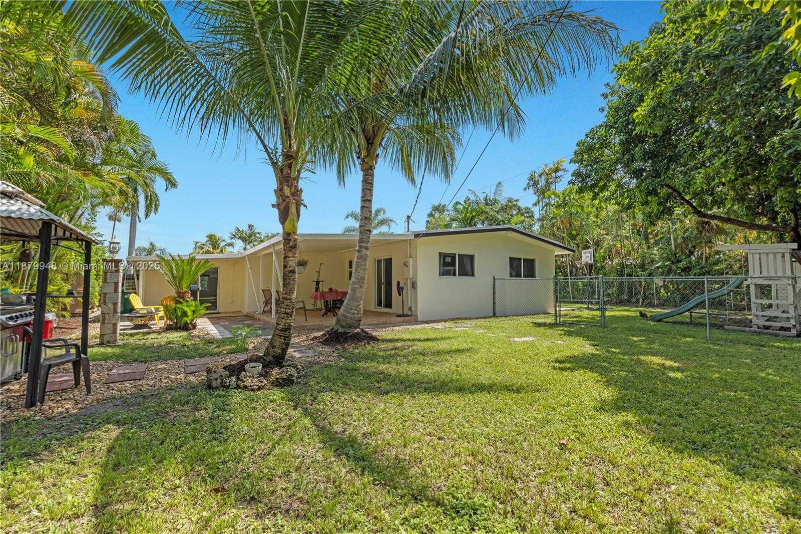 Small Image of 18700 BELMONT DR, Cutler Bay Number 7