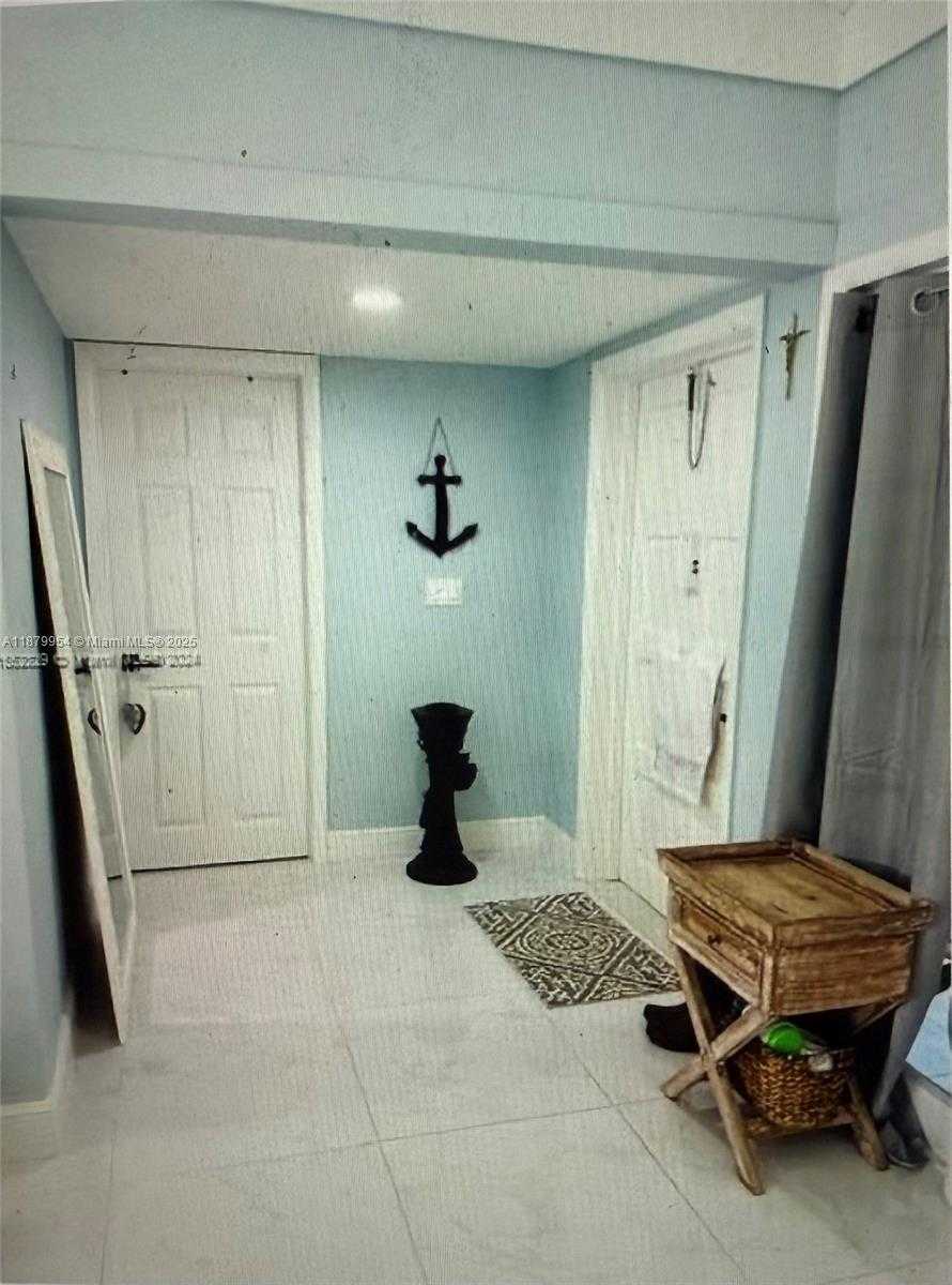 Small Image of 4713 HOLLY DR, Tamarac Number 2