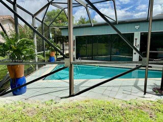 Small Image of 4713 HOLLY DR, Tamarac Number 22