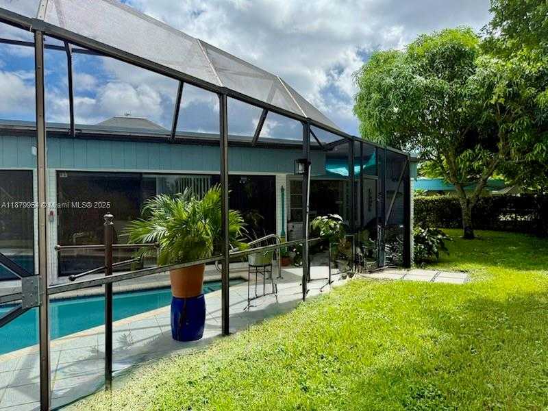Small Image of 4713 HOLLY DR, Tamarac Number 23