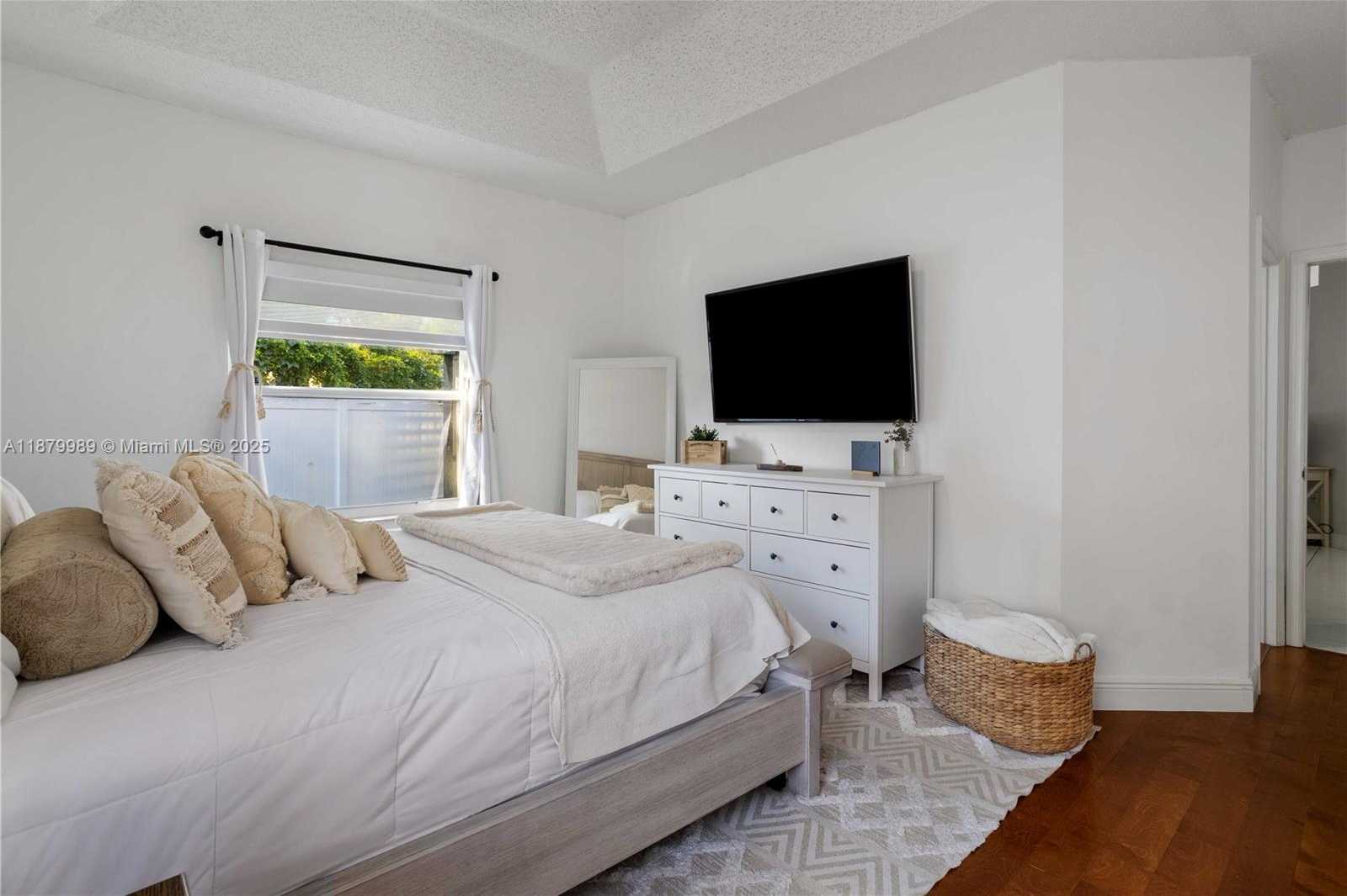 Small Image of 10698 SOUTH WEST 21ST ST, Miramar Number 24
