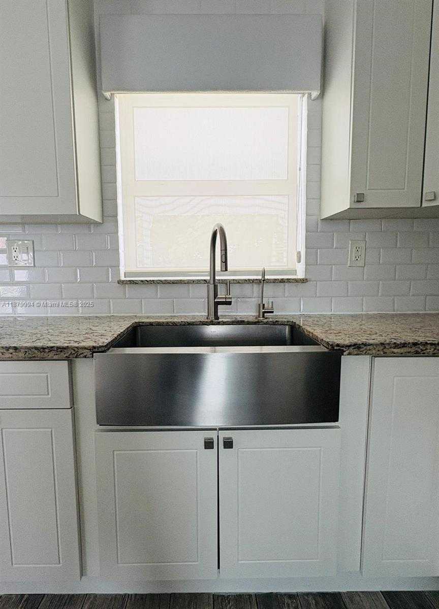 Small Image of 4384 NORTH WEST 202ND ST, Miami Gardens Number 18