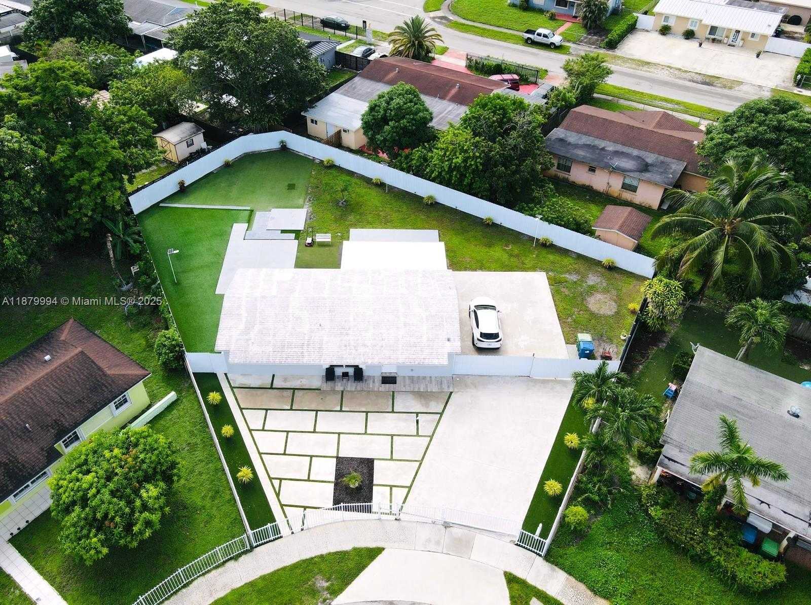 Small Image of 4384 NORTH WEST 202ND ST, Miami Gardens Number 5
