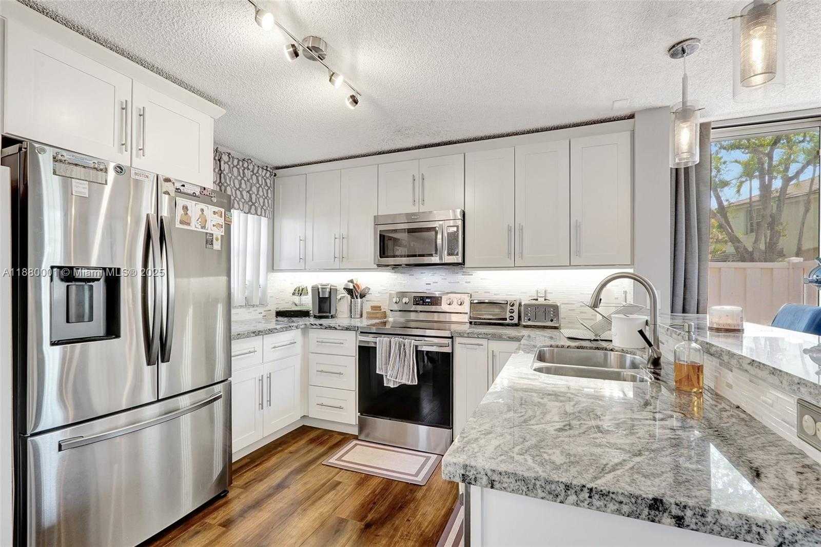 Small Image of 9900 NORTH WEST 2ND CT, Plantation Number 11
