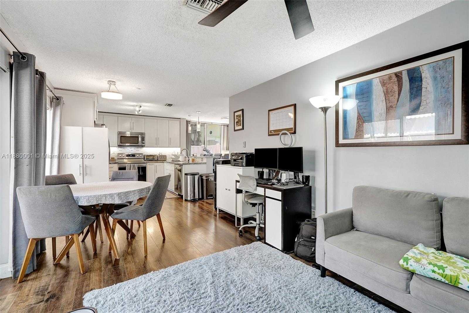 Small Image of 9900 NORTH WEST 2ND CT, Plantation Number 15