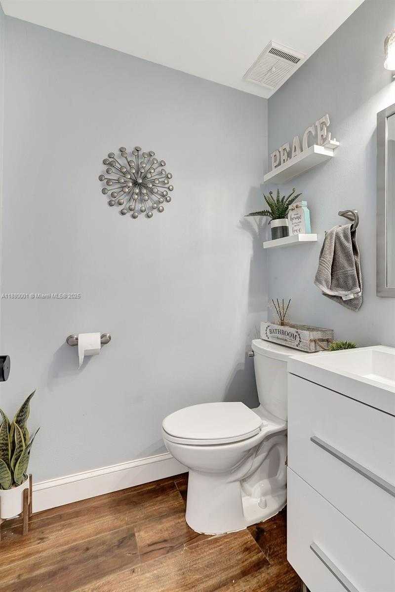 Small Image of 9900 NORTH WEST 2ND CT, Plantation Number 18