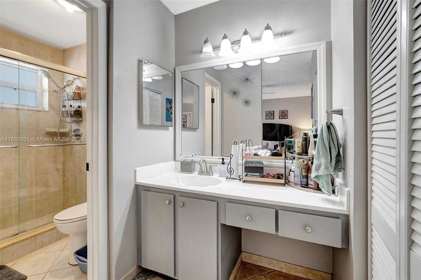 Small Image of 9900 NORTH WEST 2ND CT, Plantation Number 24