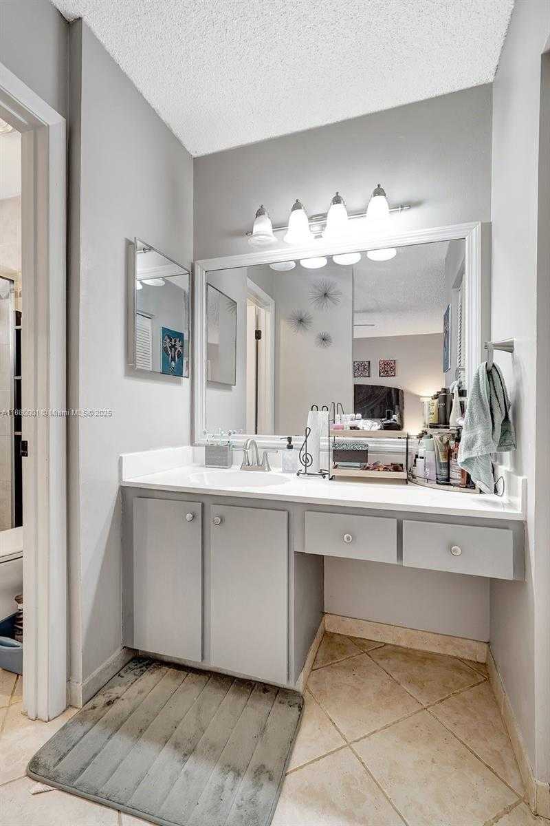 Small Image of 9900 NORTH WEST 2ND CT, Plantation Number 25