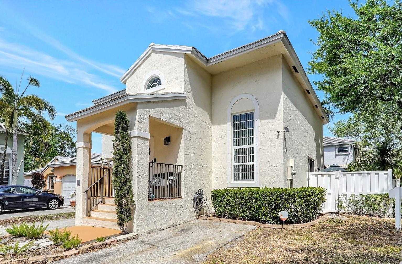 Small Image of 9900 NORTH WEST 2ND CT, Plantation Number 3