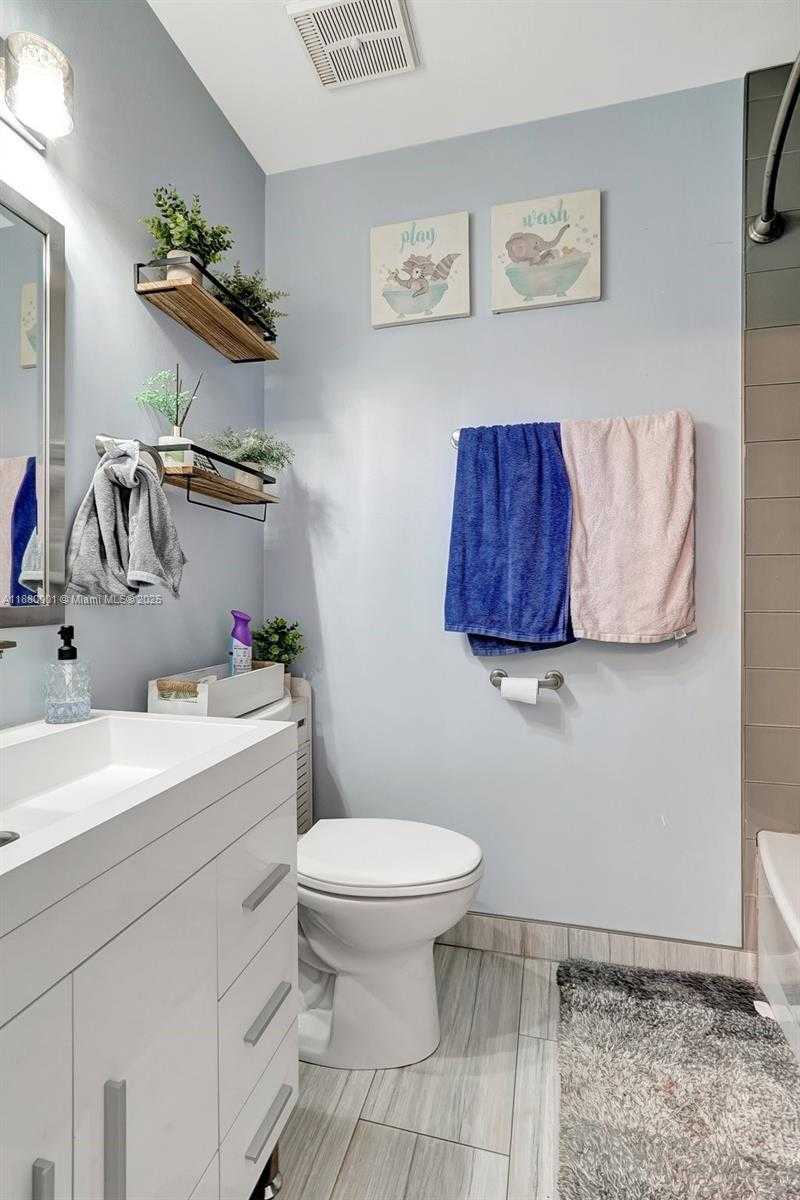 Small Image of 9900 NORTH WEST 2ND CT, Plantation Number 32