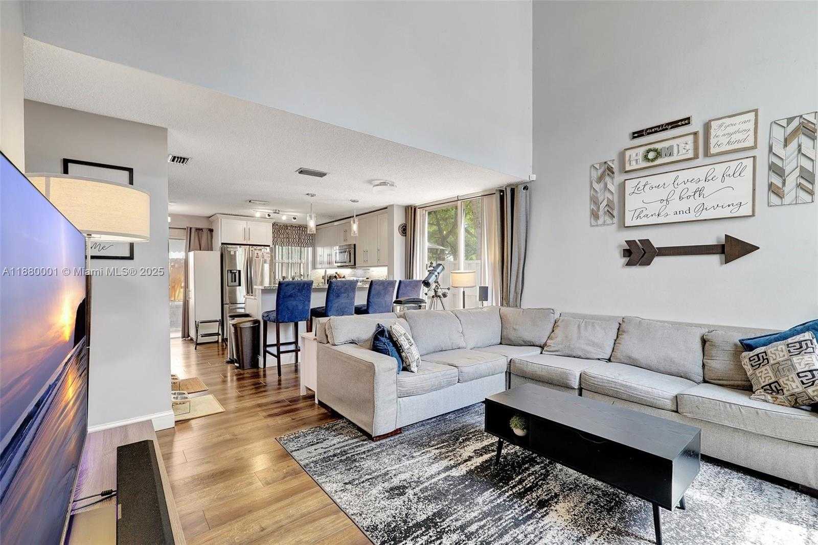 Small Image of 9900 NORTH WEST 2ND CT, Plantation Number 6