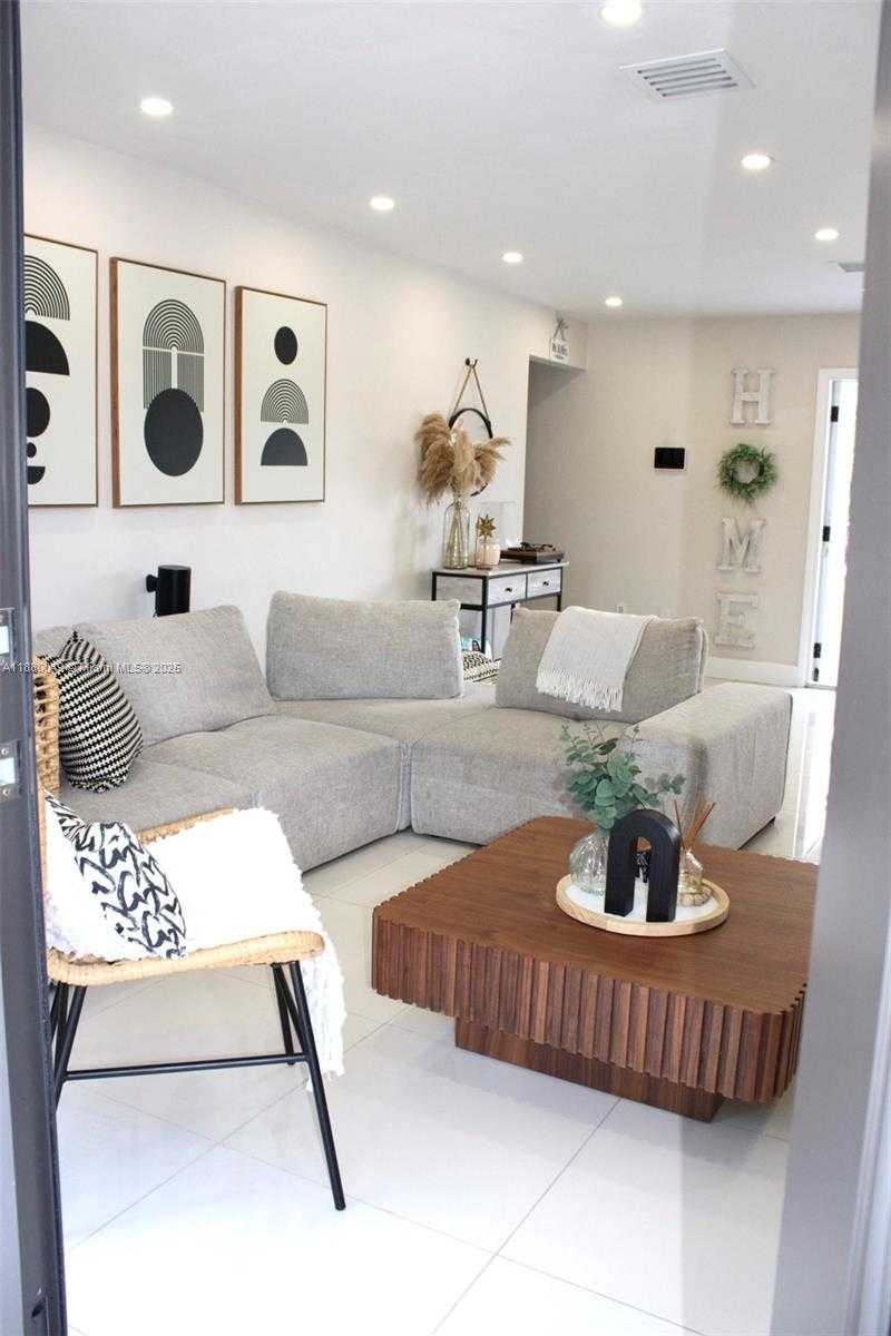 Small Image of 8791 NORTH WEST 16TH ST, Pembroke Pines Number 10