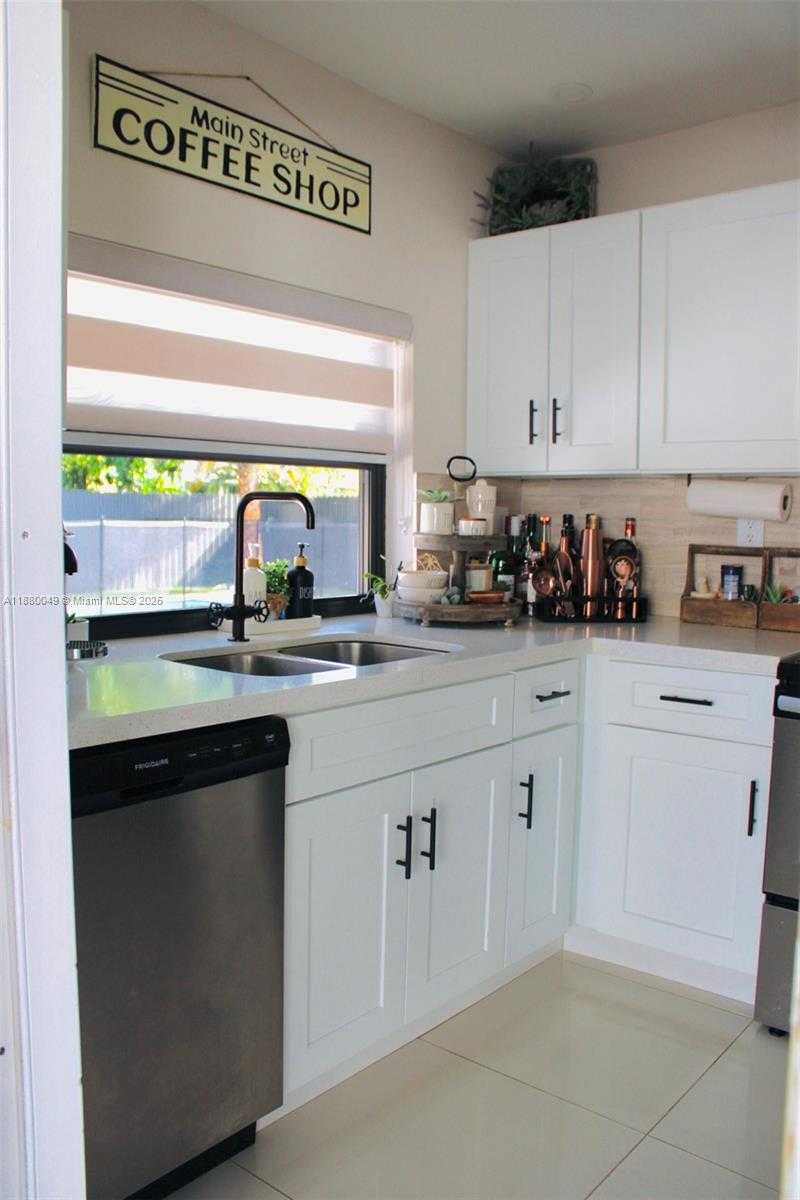 Small Image of 8791 NORTH WEST 16TH ST, Pembroke Pines Number 15