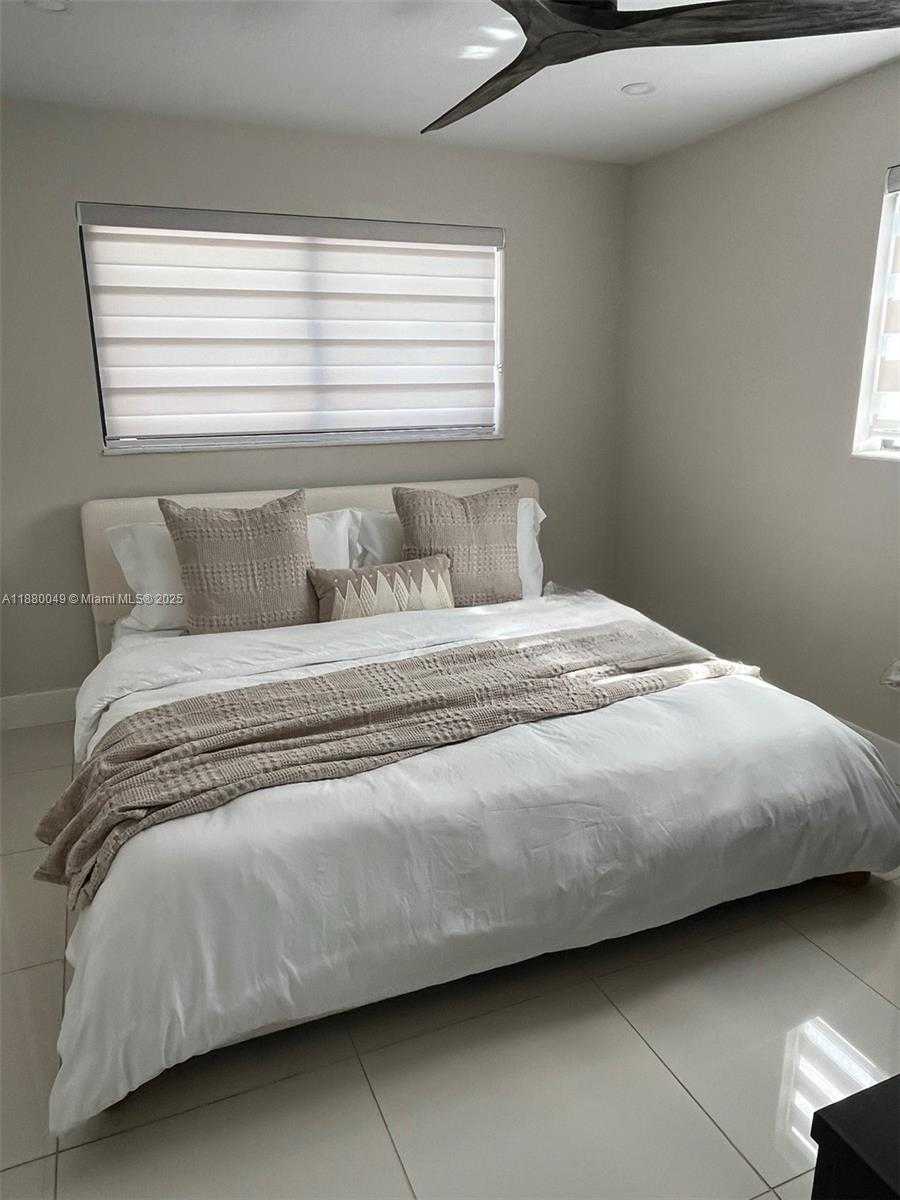 Small Image of 8791 NORTH WEST 16TH ST, Pembroke Pines Number 17