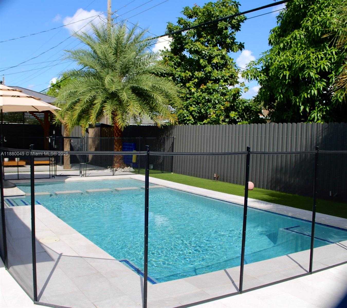 Small Image of 8791 NORTH WEST 16TH ST, Pembroke Pines Number 25