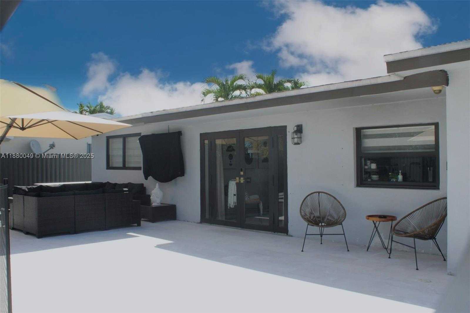 Small Image of 8791 NORTH WEST 16TH ST, Pembroke Pines Number 36