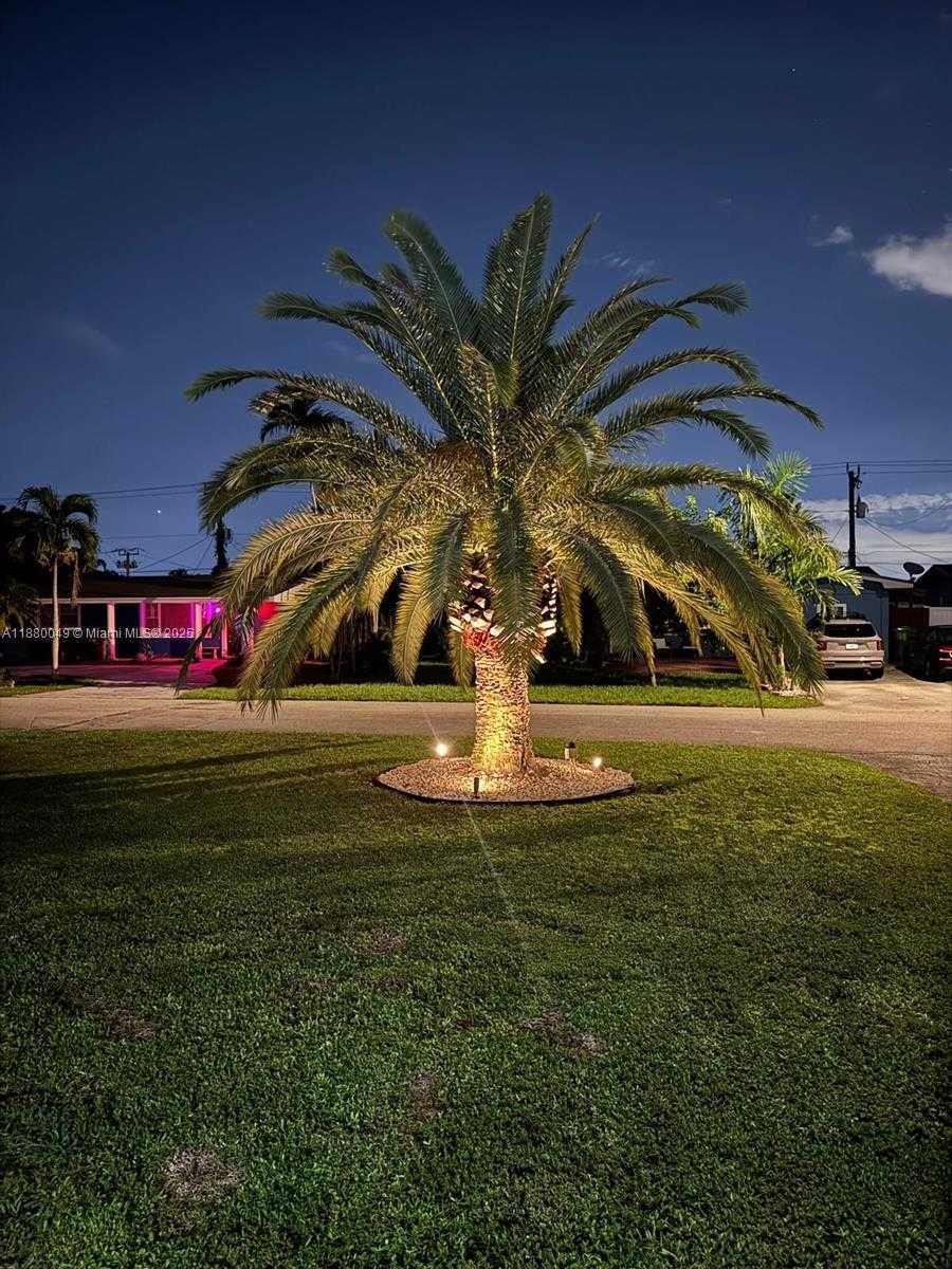 Small Image of 8791 NORTH WEST 16TH ST, Pembroke Pines Number 44