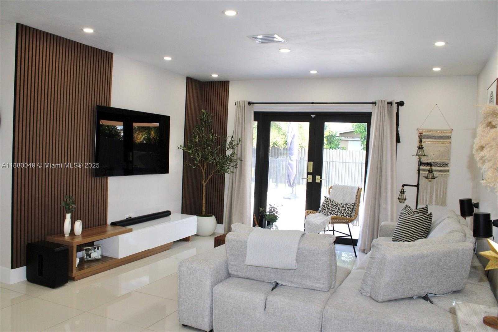 Small Image of 8791 NORTH WEST 16TH ST, Pembroke Pines Number 6