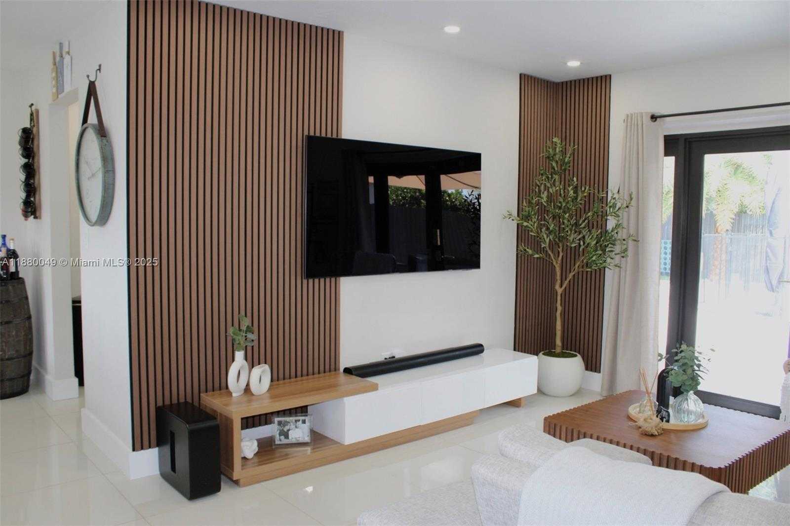 Small Image of 8791 NORTH WEST 16TH ST, Pembroke Pines Number 7