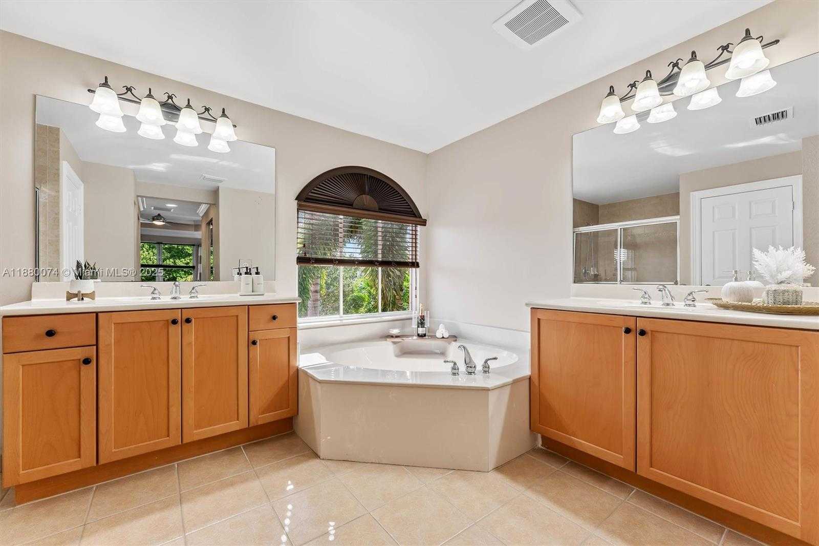 Small Image of 4528 SOUTH WEST 183RD AVE, Miramar Number 23